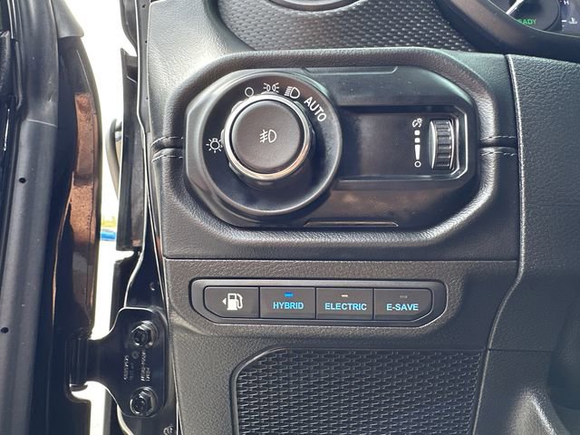 Used 2025 Jeep Wrangler Unlimited Rubicon 4xe w/ Convenience Group AWD/4WD image 34