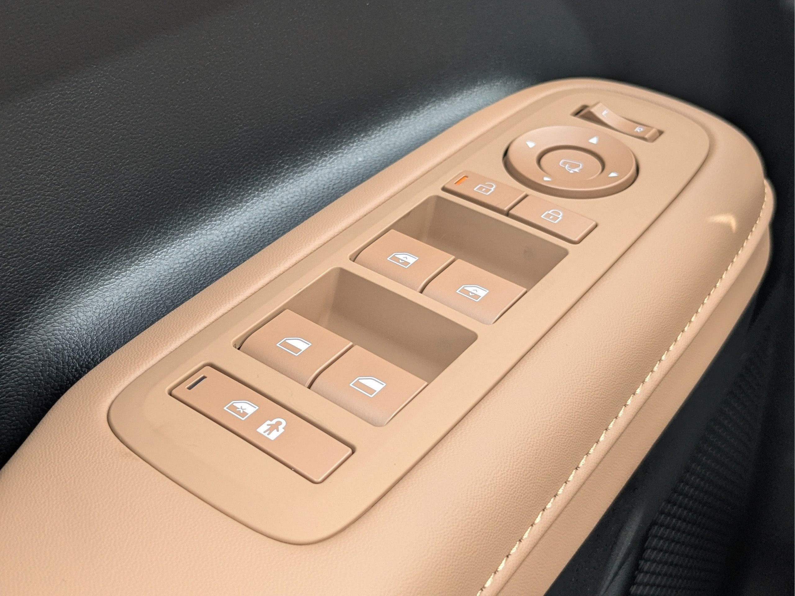 New 2027 Hyundai Santa Fe Limited FWD image 31