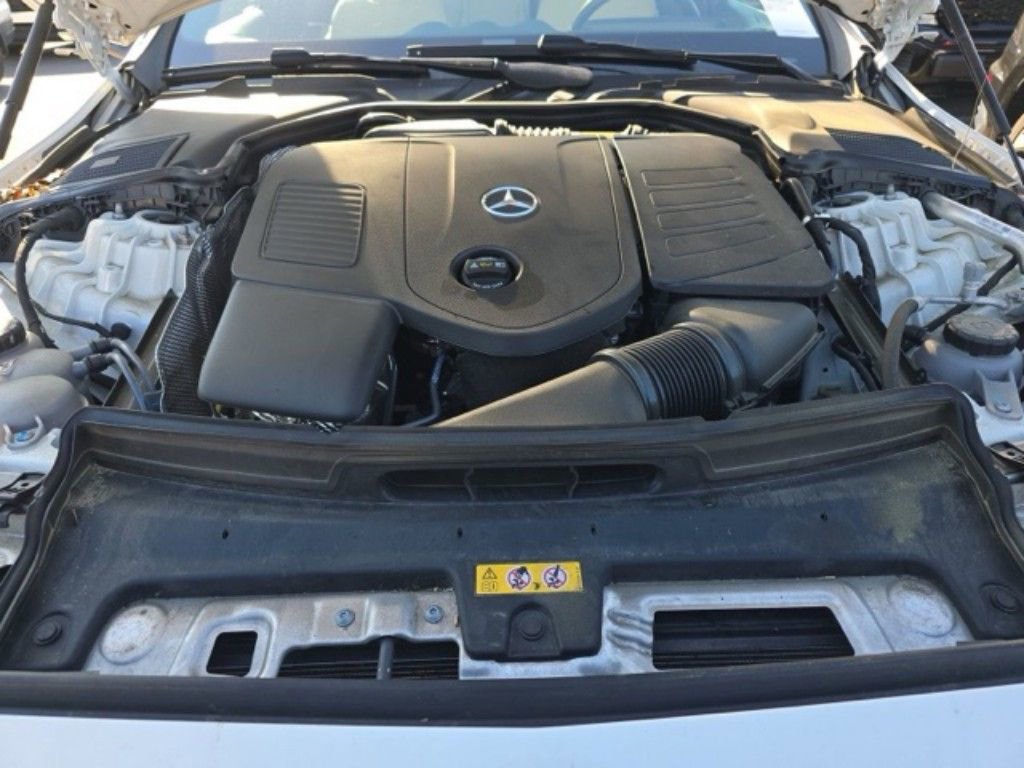 Used 2025 Mercedes-Benz C 300 4MATIC Sedan image 17