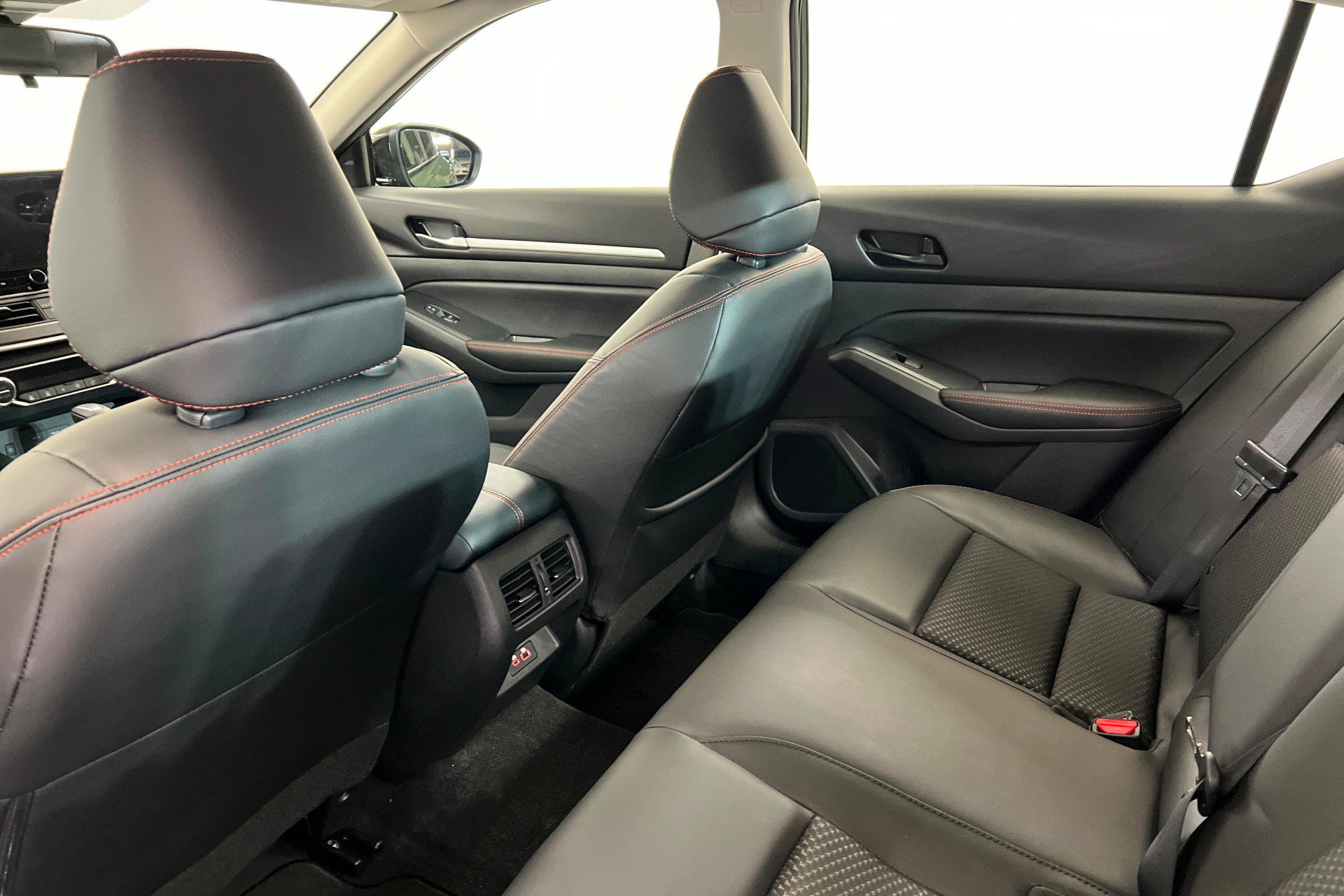 New 2026 Nissan Altima 2.5 SR w/ SR Midnight Edition Package FWD image 19