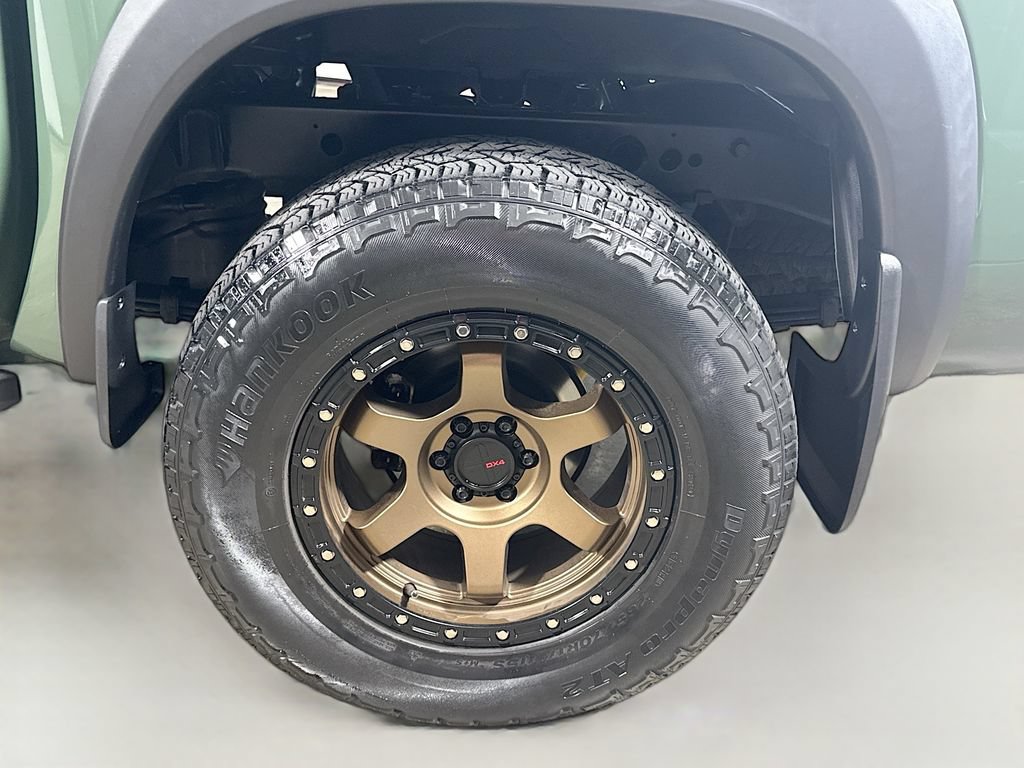 Used 2022 Nissan Frontier PRO-4X AWD/4WD image 9