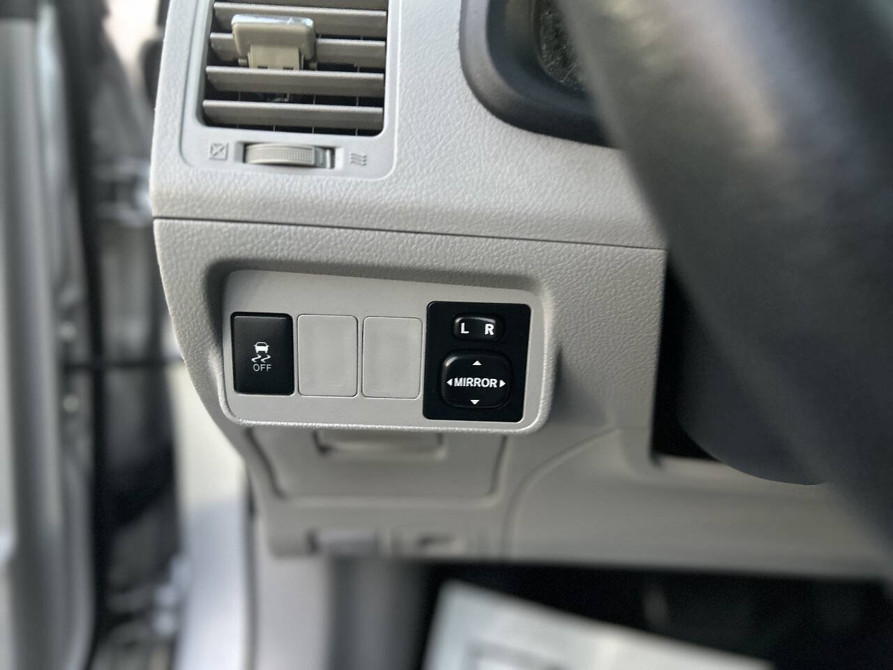 Used 2011 Toyota Corolla LE FWD image 11