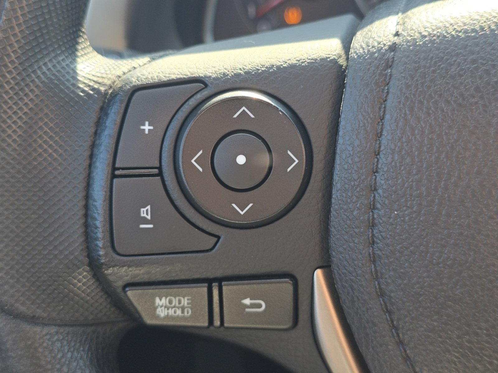 Used 2015 Toyota RAV4 XLE FWD image 33