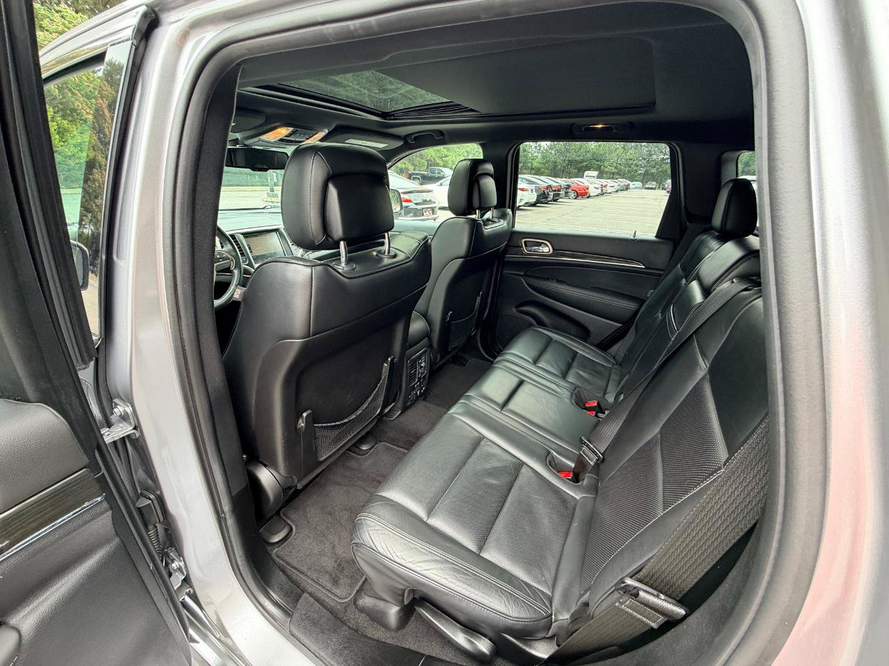 Used 2014 Jeep Grand Cherokee Overland AWD/4WD image 10