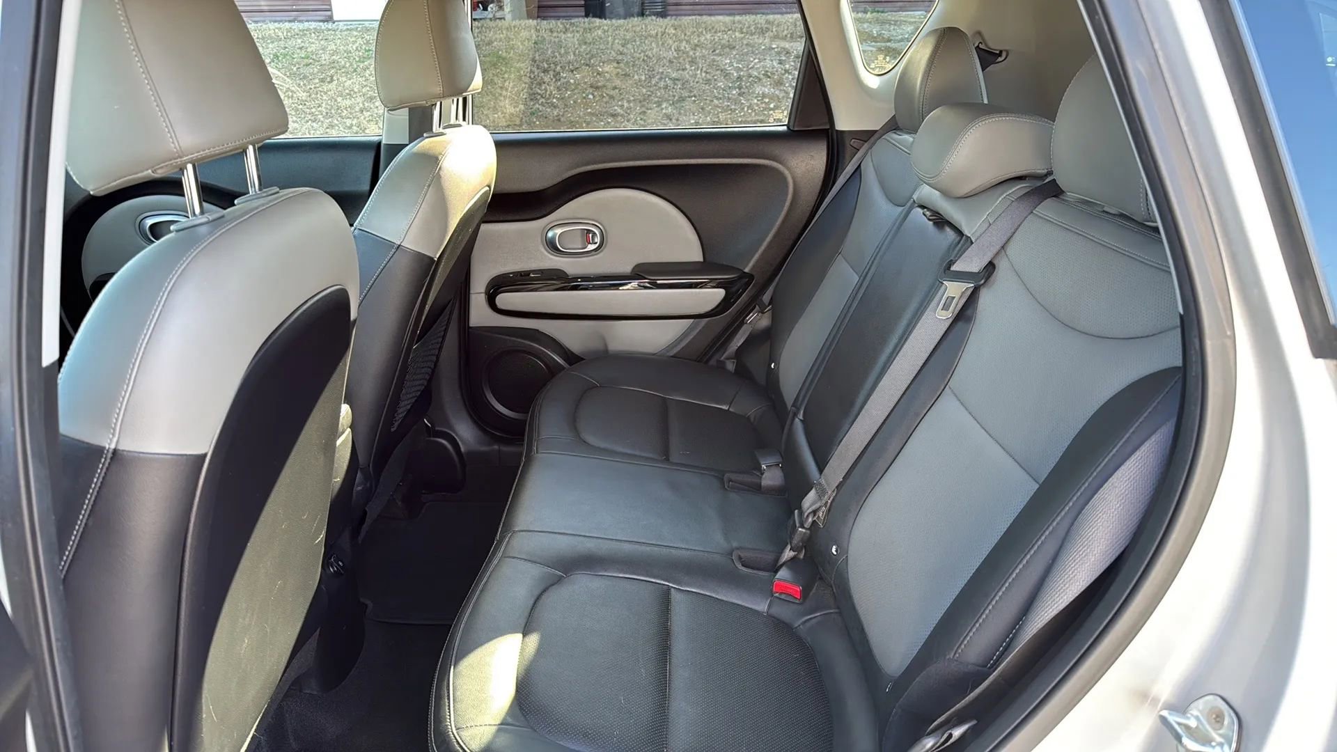 Used 2019 Kia Soul + w/ Primo Package FWD image 7