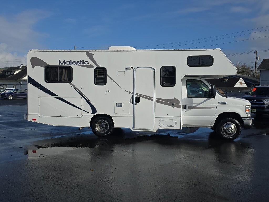 Used 2011 Ford E-350 and Econoline 350 Super Duty w/ Payload Pkg image 8