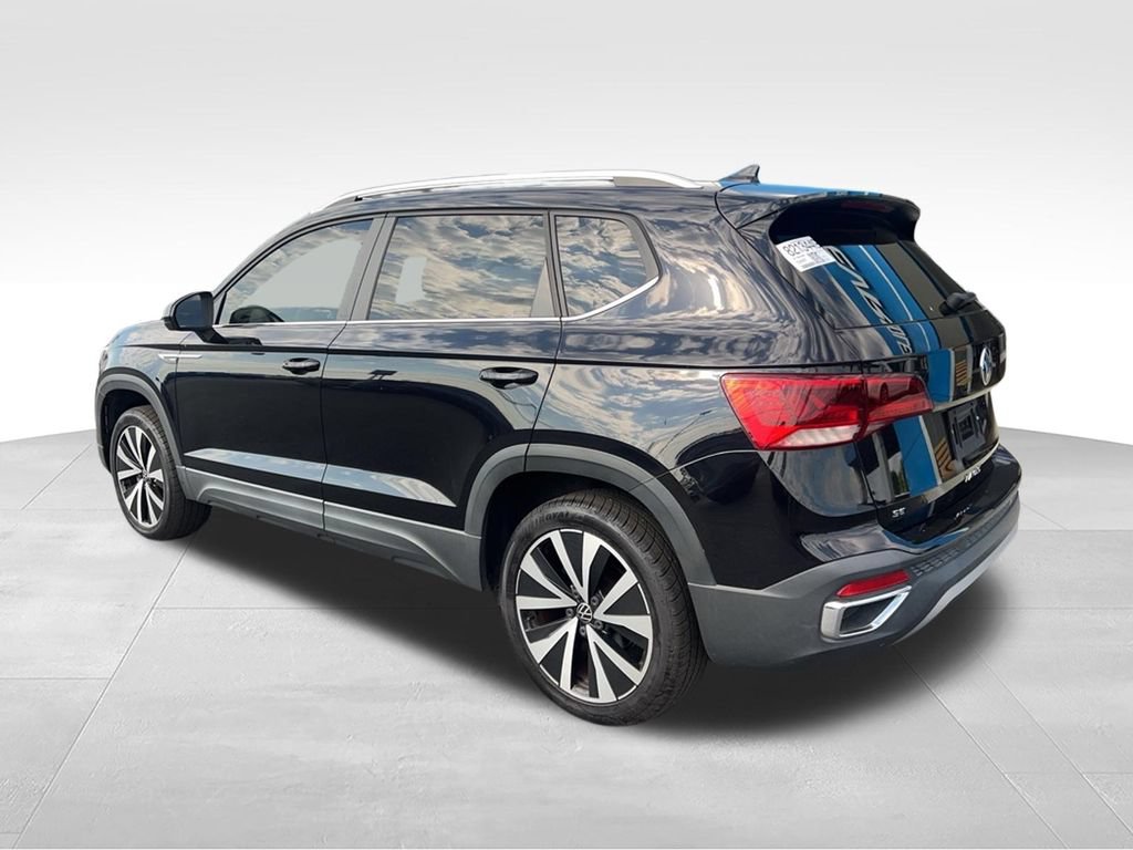 Used 2022 Volkswagen Taos SE FWD image 9