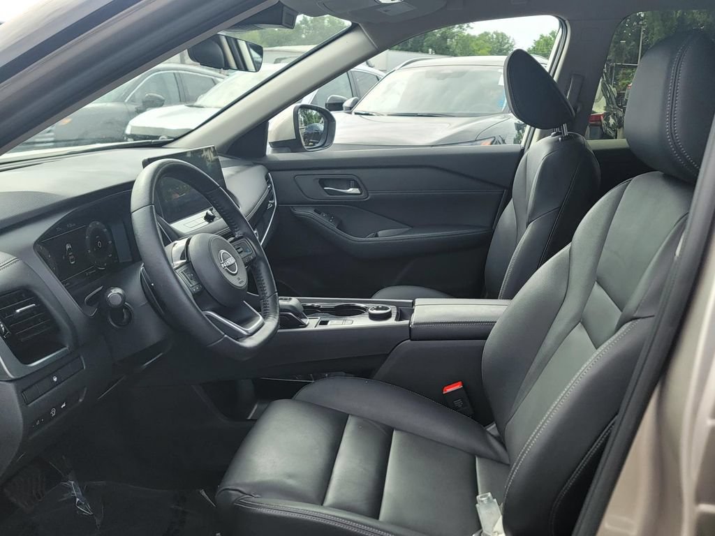 Used 2024 Nissan Rogue SL AWD/4WD image 13