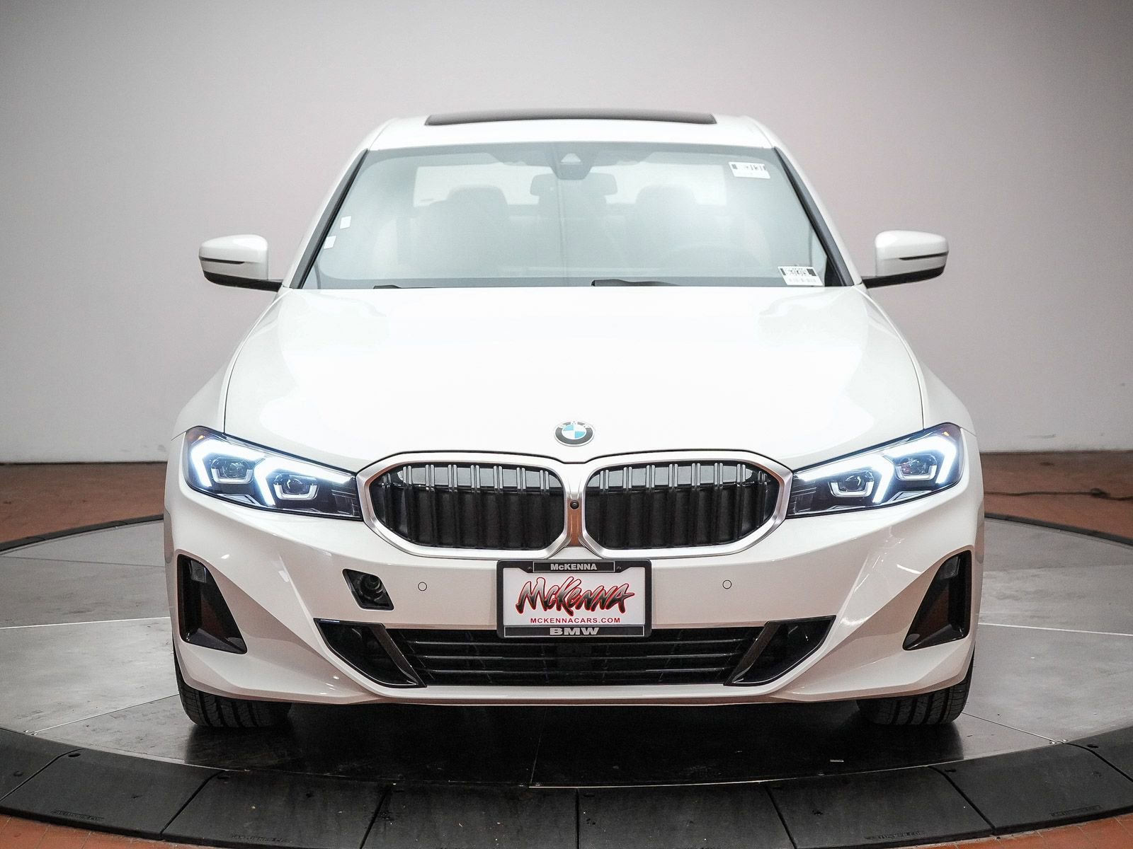 Used 2026 BMW 330i Sedan w/ Premium Package RWD image 2