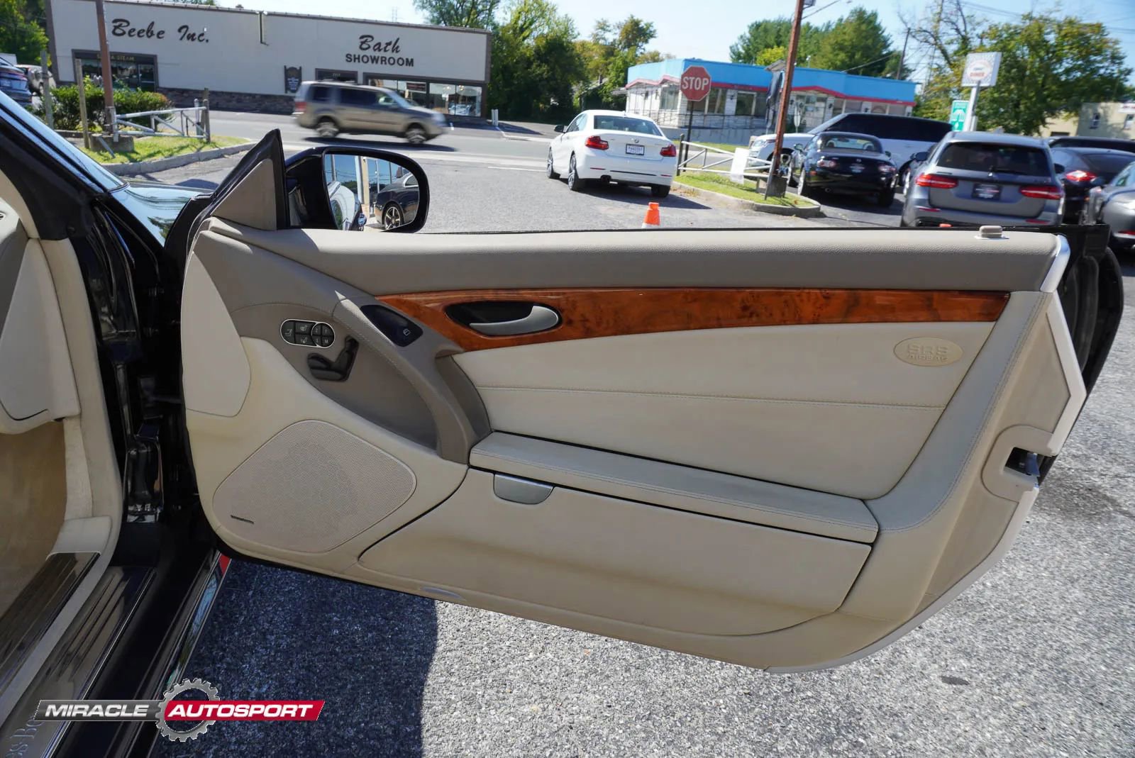 Used 2009 Mercedes-Benz SL 550 w/ Premium I Pkg image 38