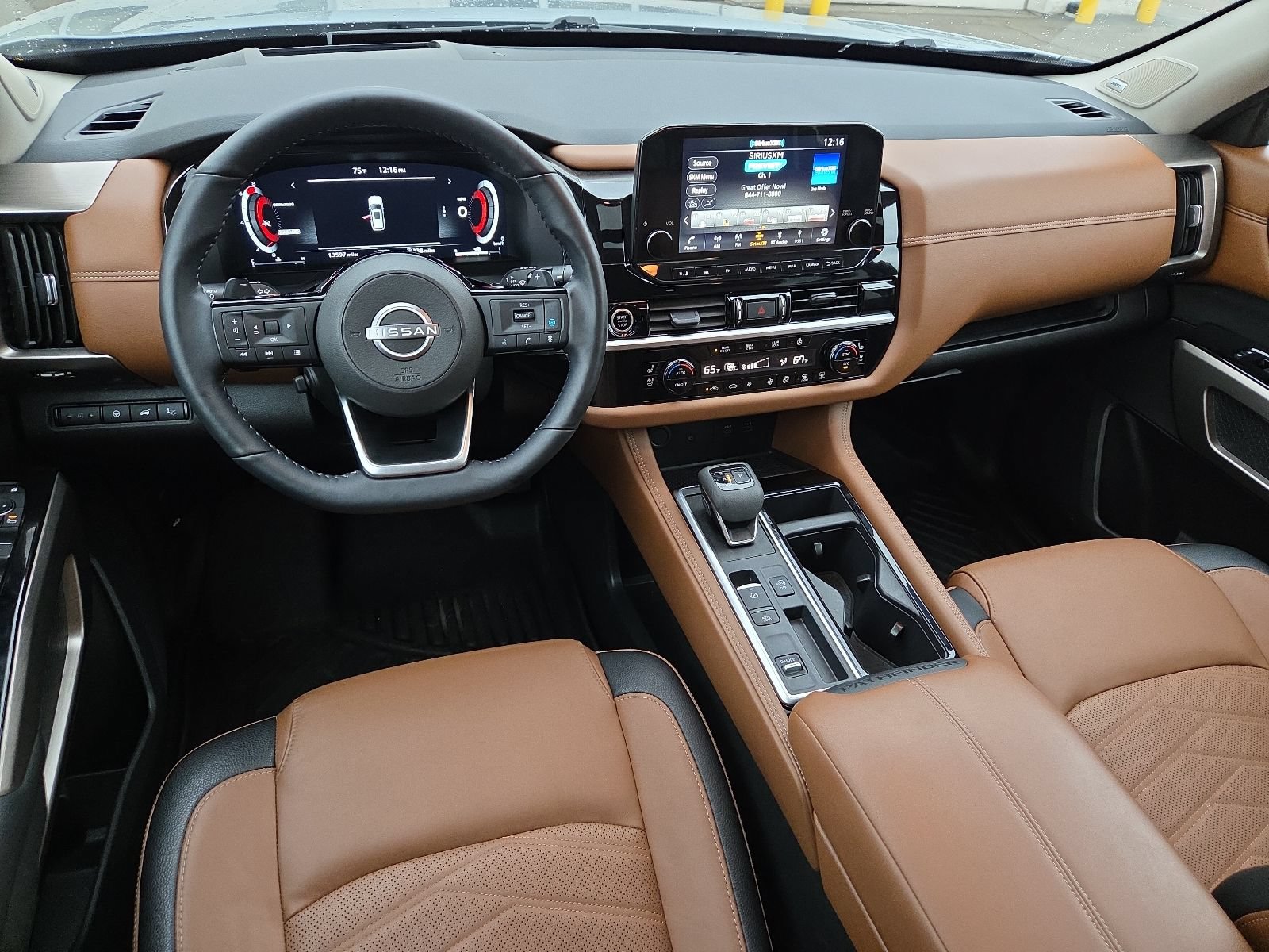 Used 2024 Nissan Pathfinder Platinum FWD image 6