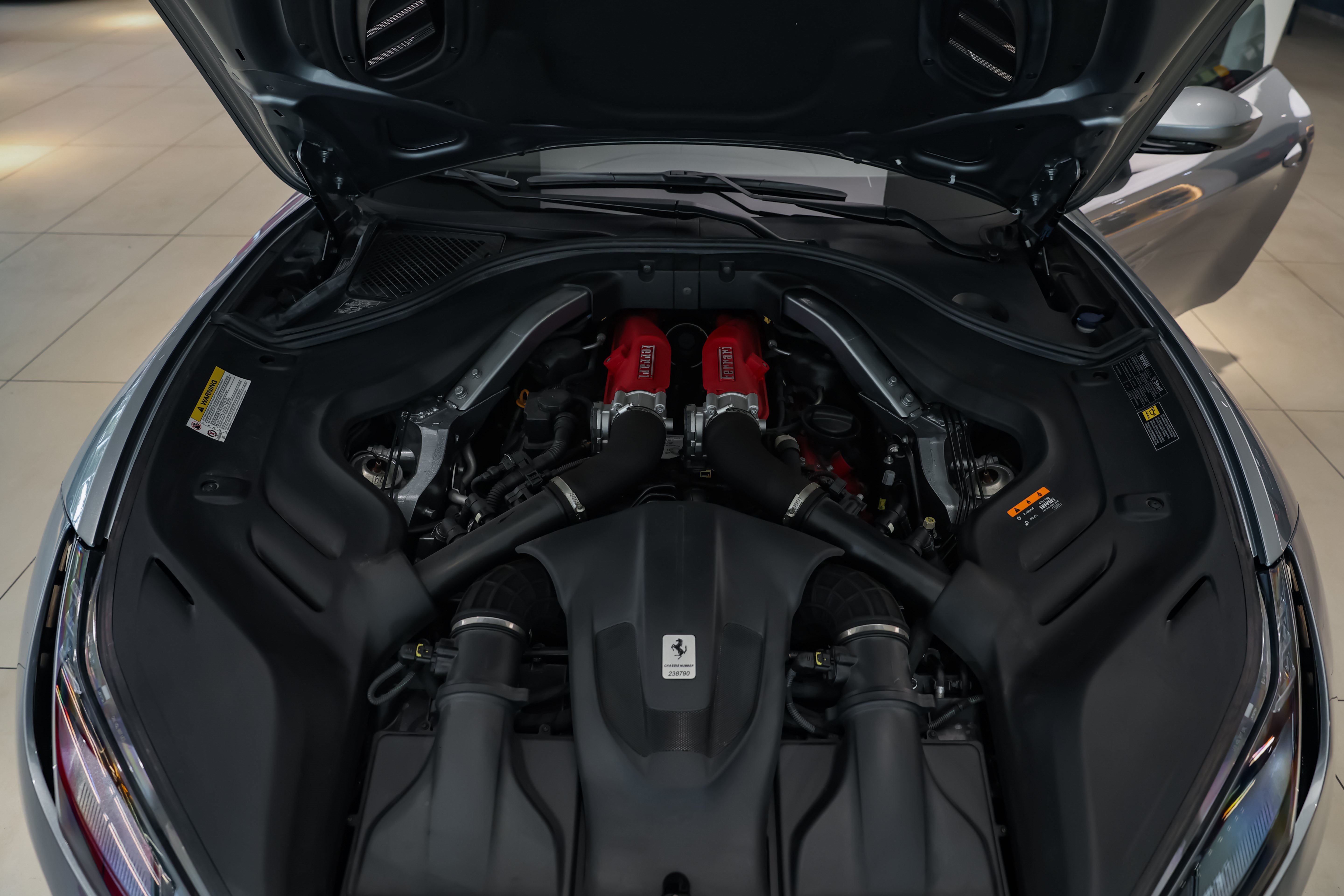 Used 2019 Ferrari Portofino RWD image 47
