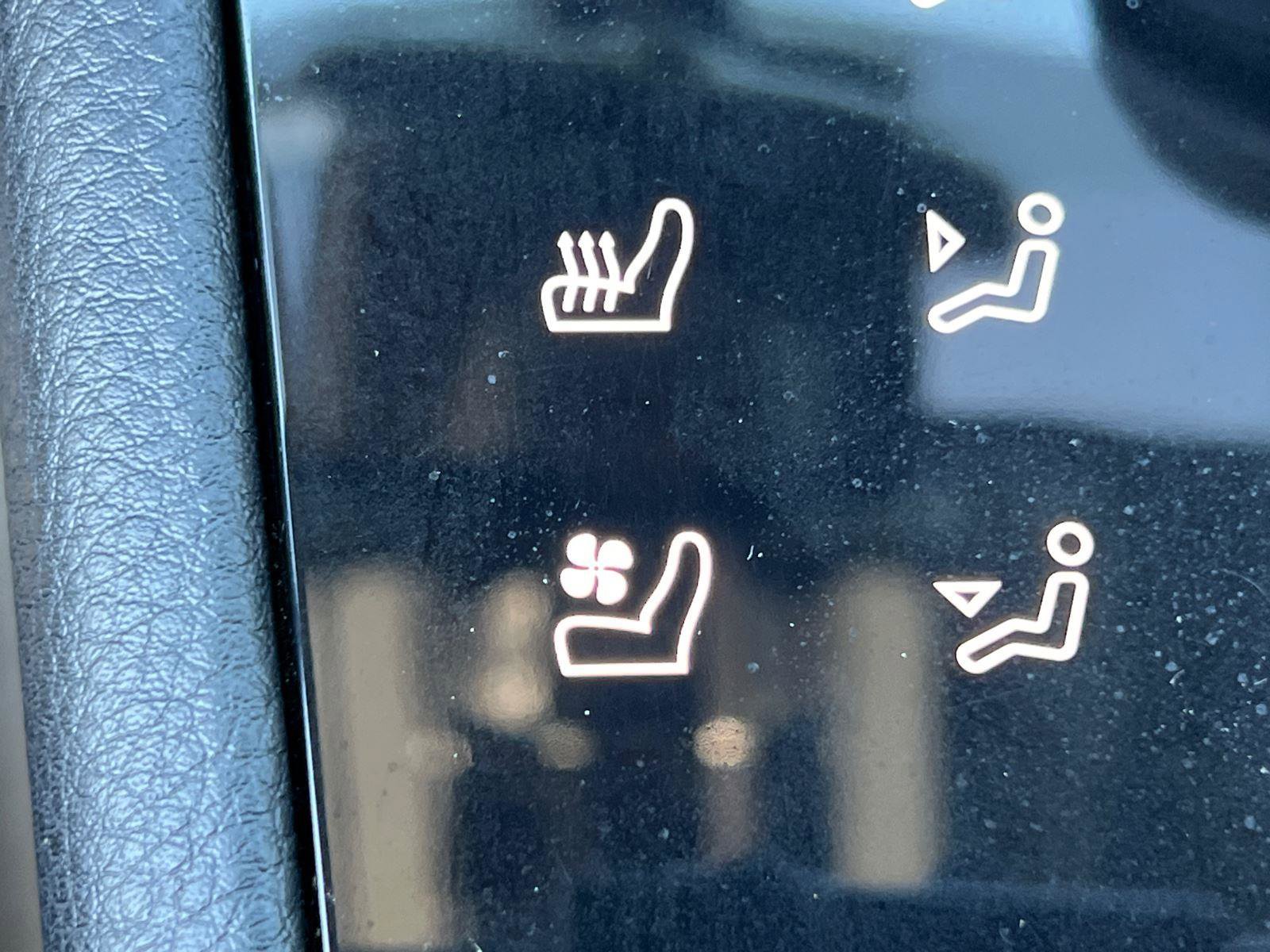 Used 2023 Porsche Macan GTS w/ Premium Package Plus image 32