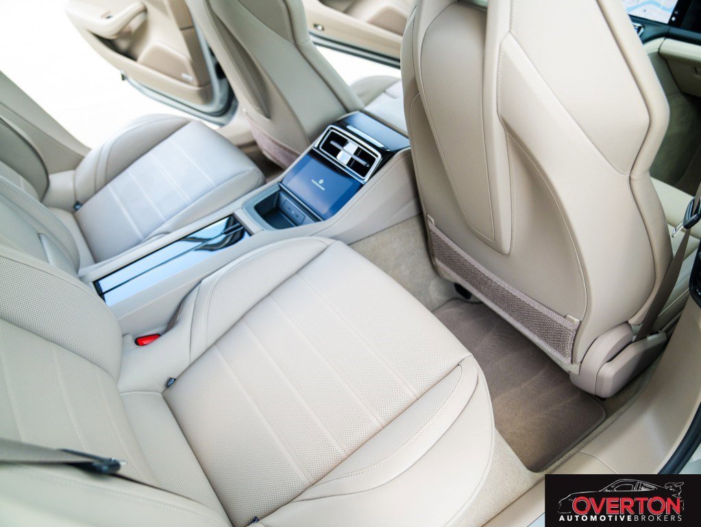 Used 2025 Porsche Panamera 4 image 30