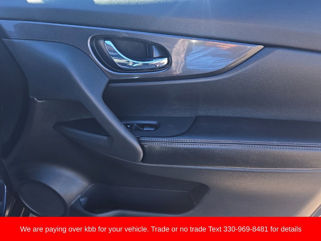 Used 2016 Nissan Rogue S w/ Appearance Package FWD image 22