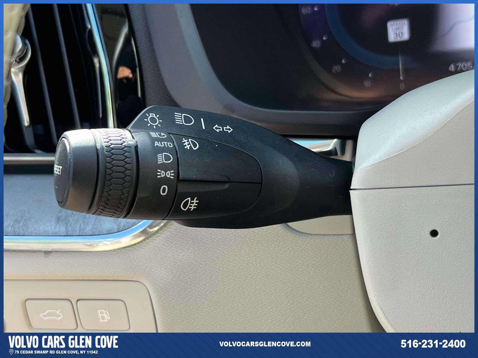 Used 2025 Volvo XC60 T8 Plus image 23