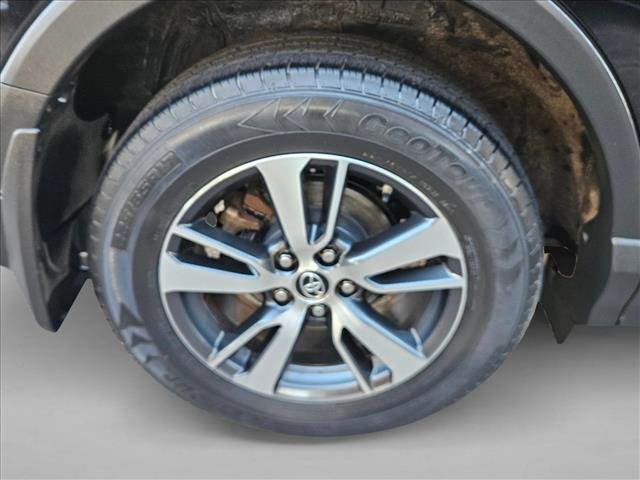 Used 2018 Toyota RAV4 XLE image 26