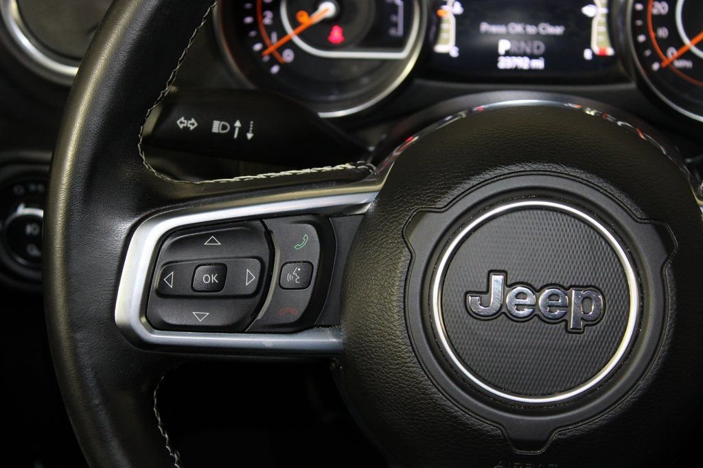 Used 2020 Jeep Gladiator Overland image 16