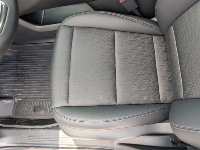 New 2026 Chevrolet Equinox LT w/ Convenience Package II FWD image 10