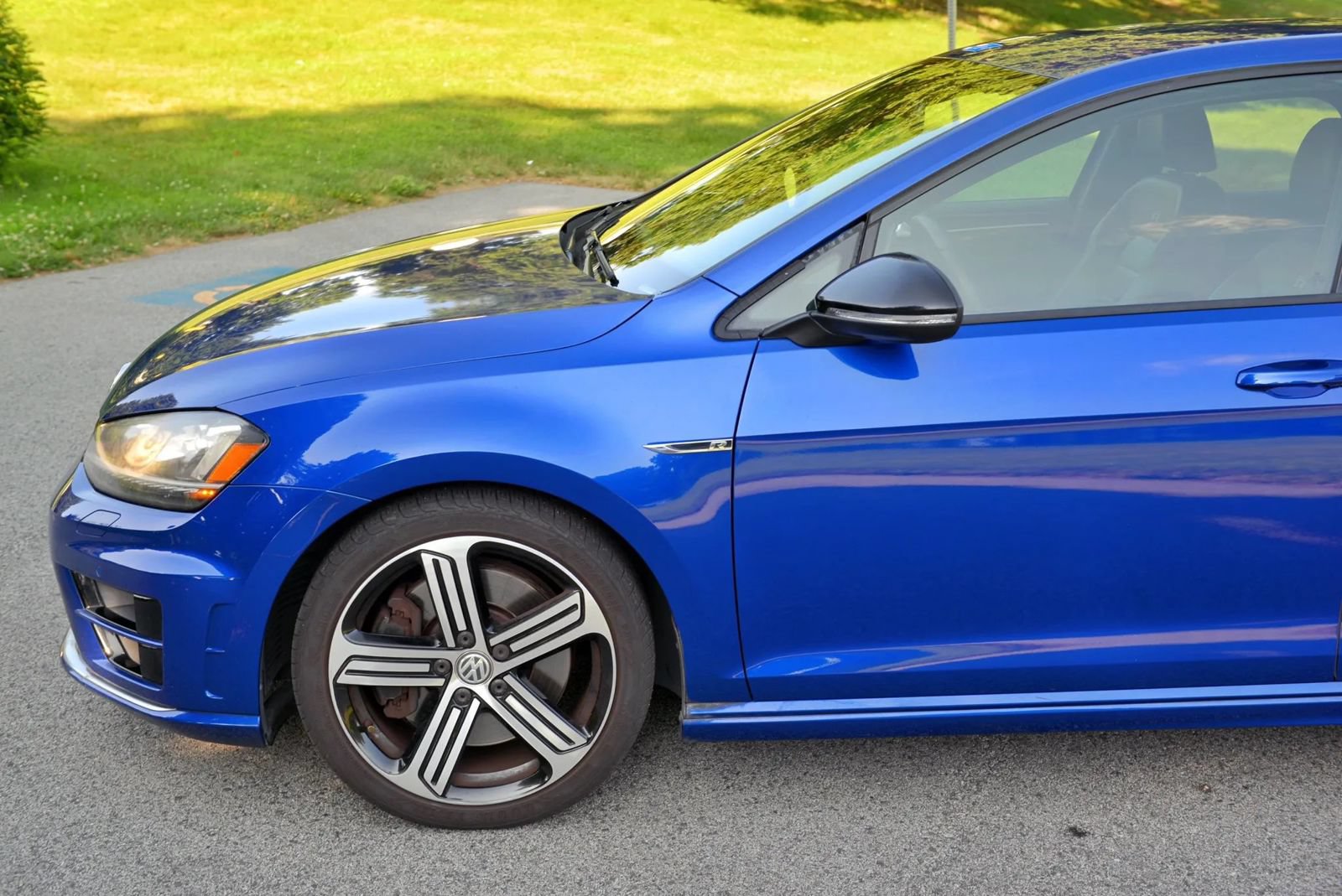Used 2015 Volkswagen Golf R 4-Door AWD/4WD image 17