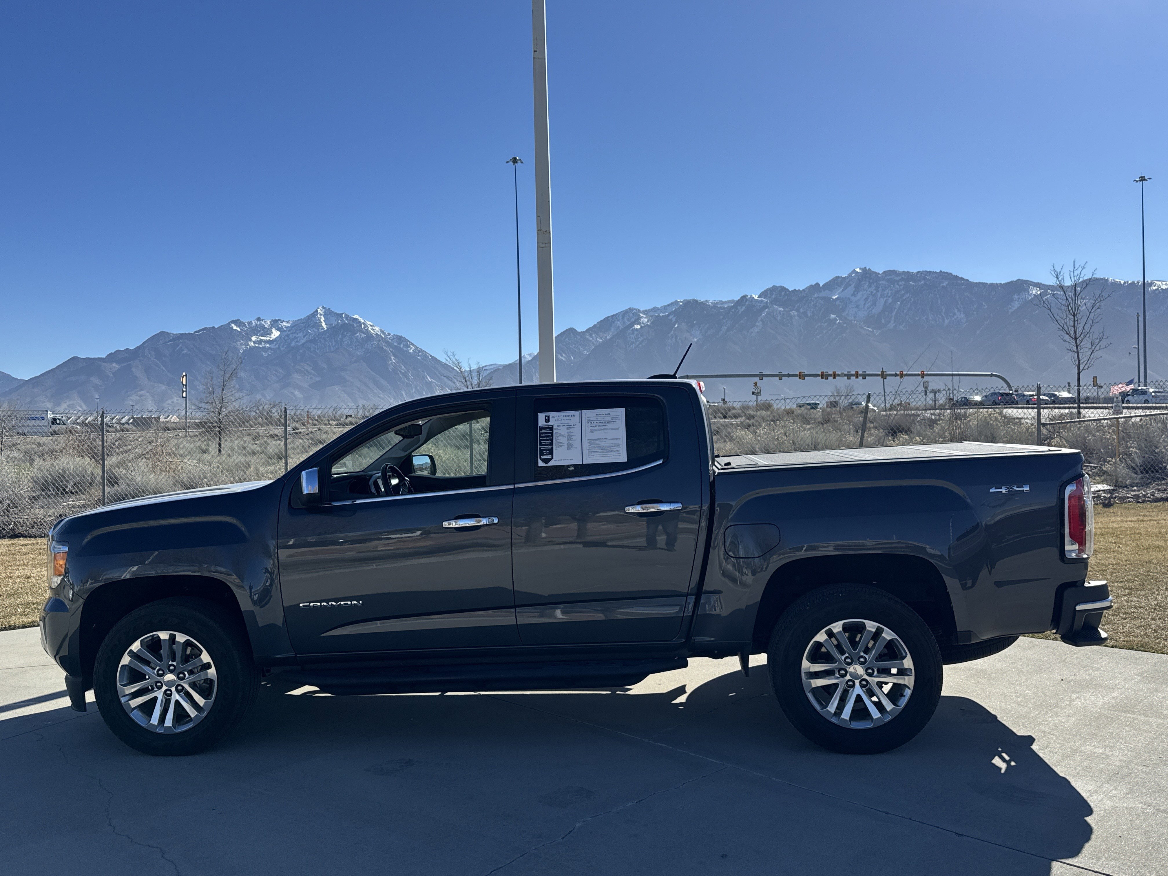 Used 2017 GMC Canyon SLT w/ Driver Alert Package image 2