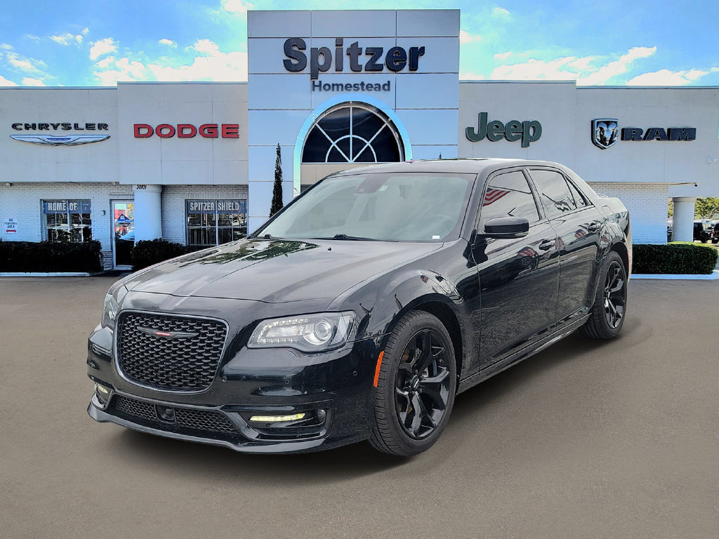 Used 2023 Chrysler 300 S w/ Comfort Group RWD image 4