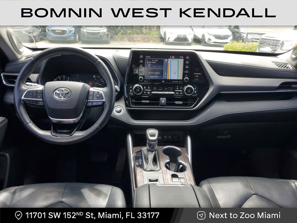 Used 2020 Toyota Highlander Limited image 15
