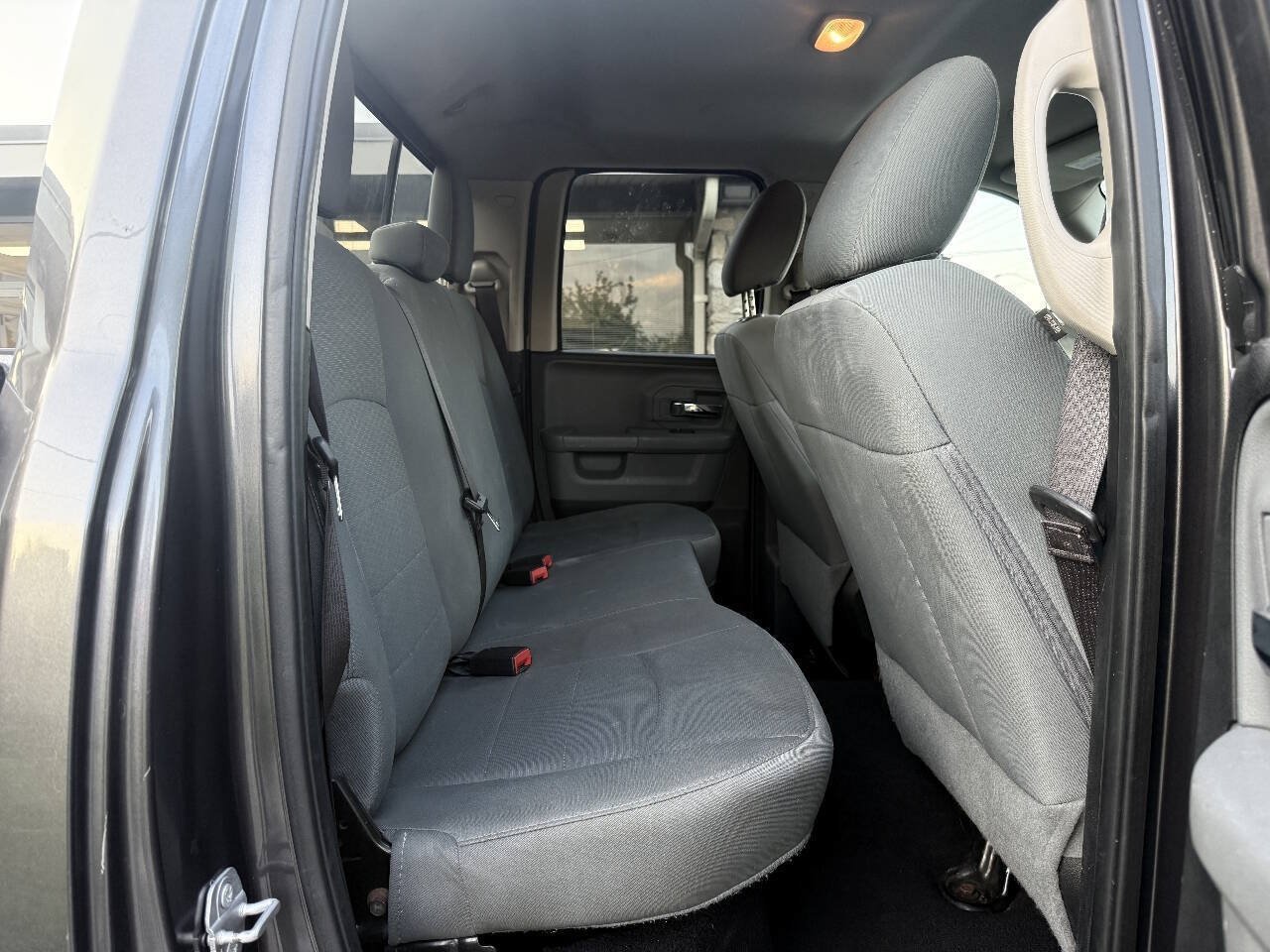 Used 2017 RAM 1500 Classic SLT AWD/4WD image 19