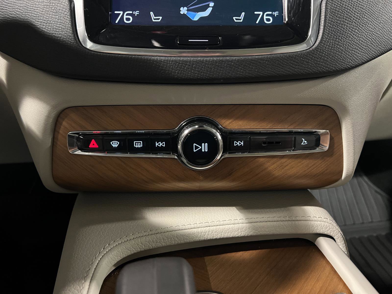 Used 2022 Volvo XC90 T8 Inscription Expression w/ Advanced Package image 19