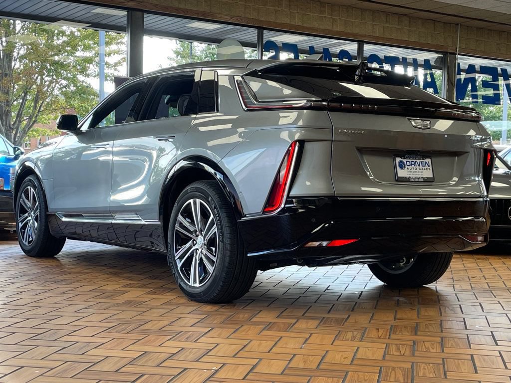 Used 2024 Cadillac Lyriq Luxury w/ LPO, Floor Liner Package RWD image 8