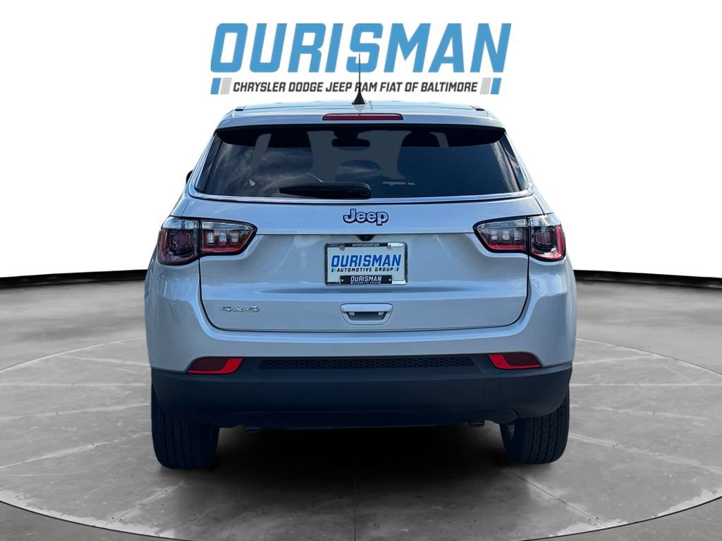 Used 2025 Jeep Compass Sport AWD/4WD image 5