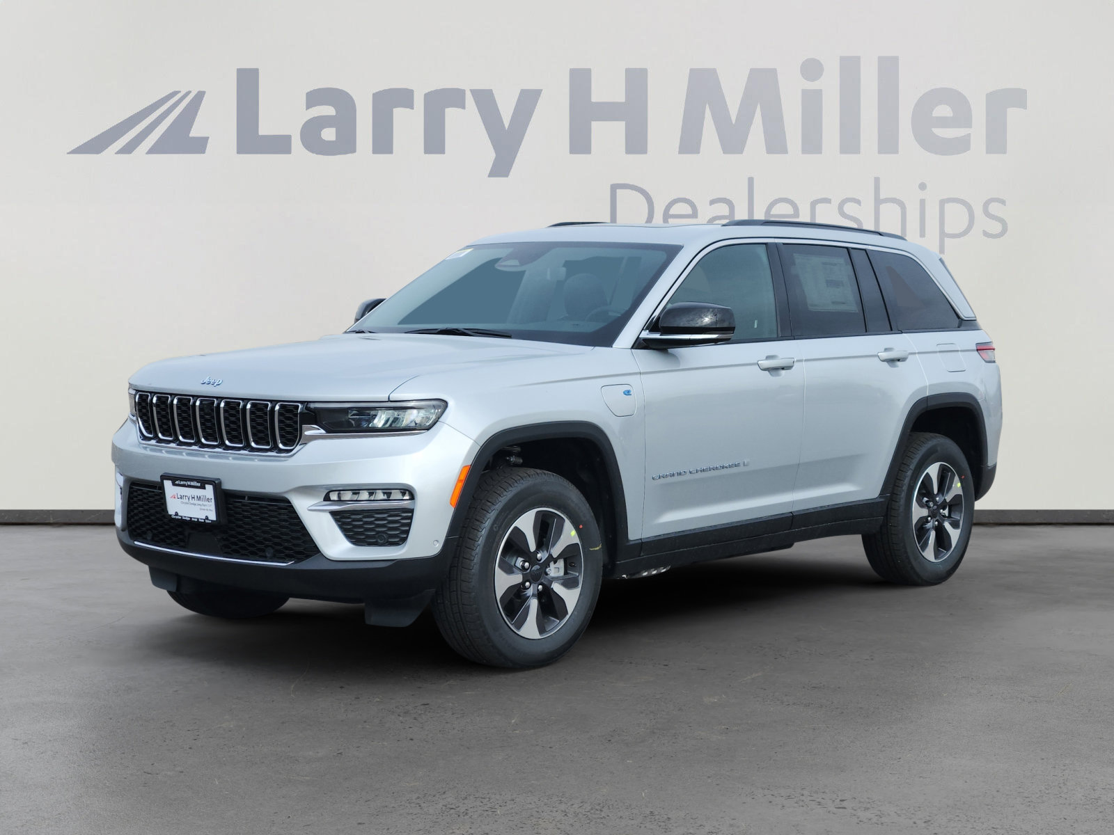 New 2025 Jeep Grand Cherokee Limited 4xe w/ Luxury Tech Group II