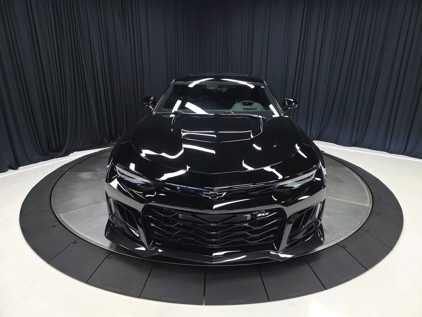 Used 2022 Chevrolet Camaro ZL1 image 6