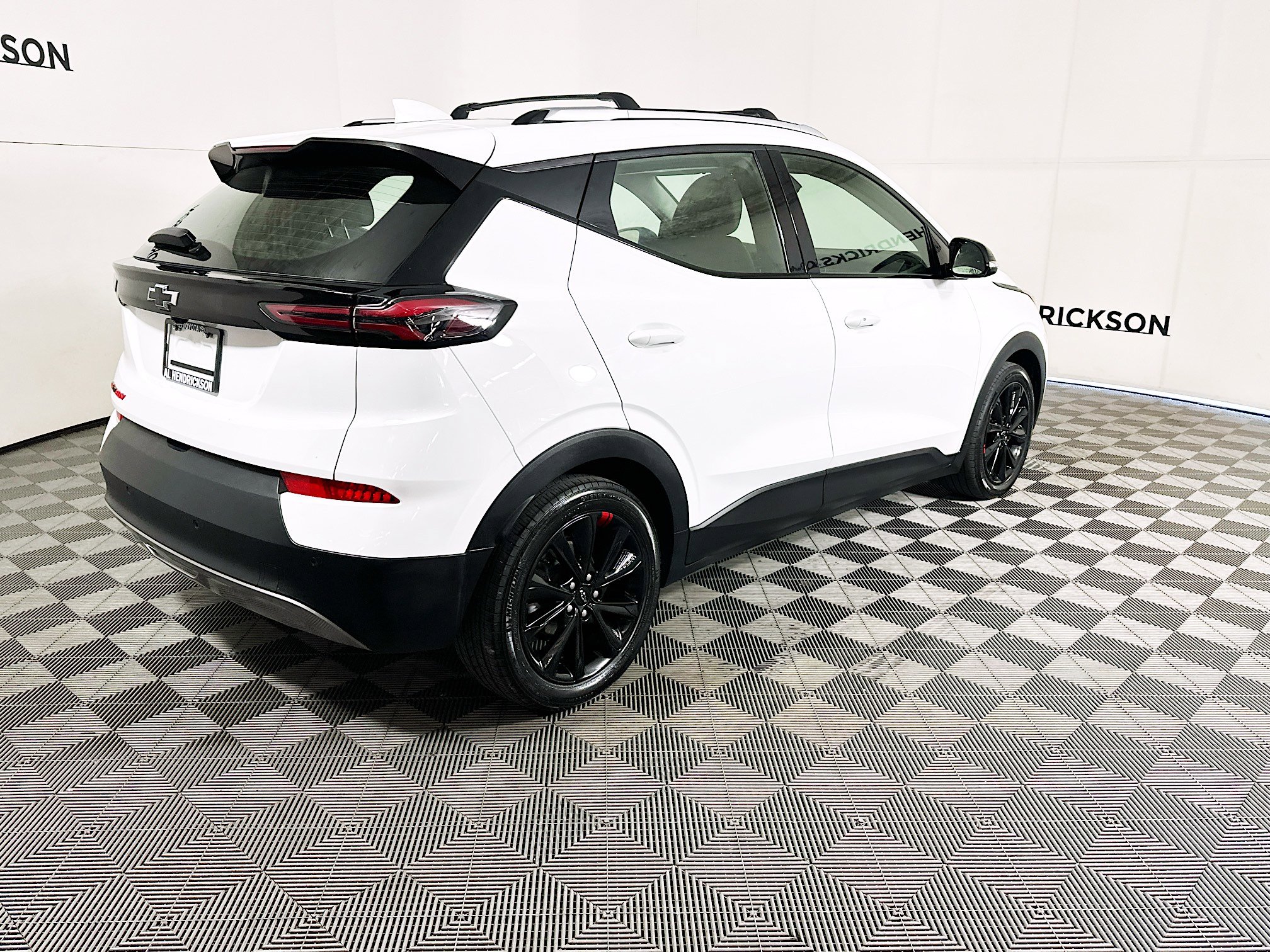 Used 2023 Chevrolet Bolt EUV LT w/ Convenience Package image 3