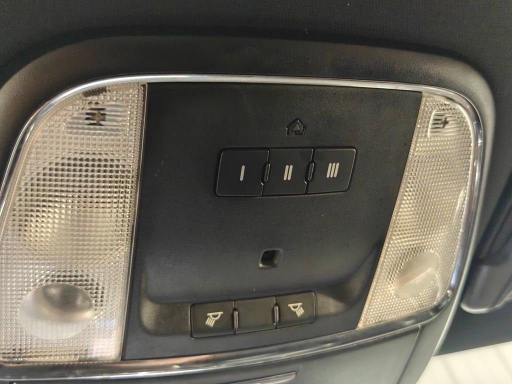 Used 2013 Chrysler 300 w/ Driver Convenience Group image 9
