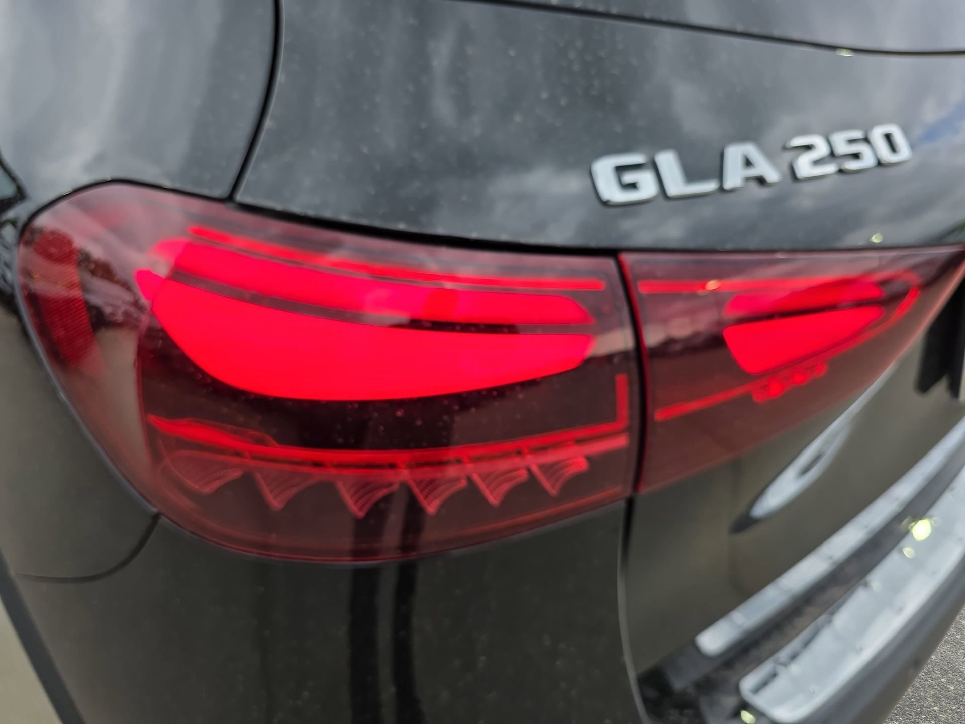 Certified 2025 Mercedes-Benz GLA 250 4MATIC image 33