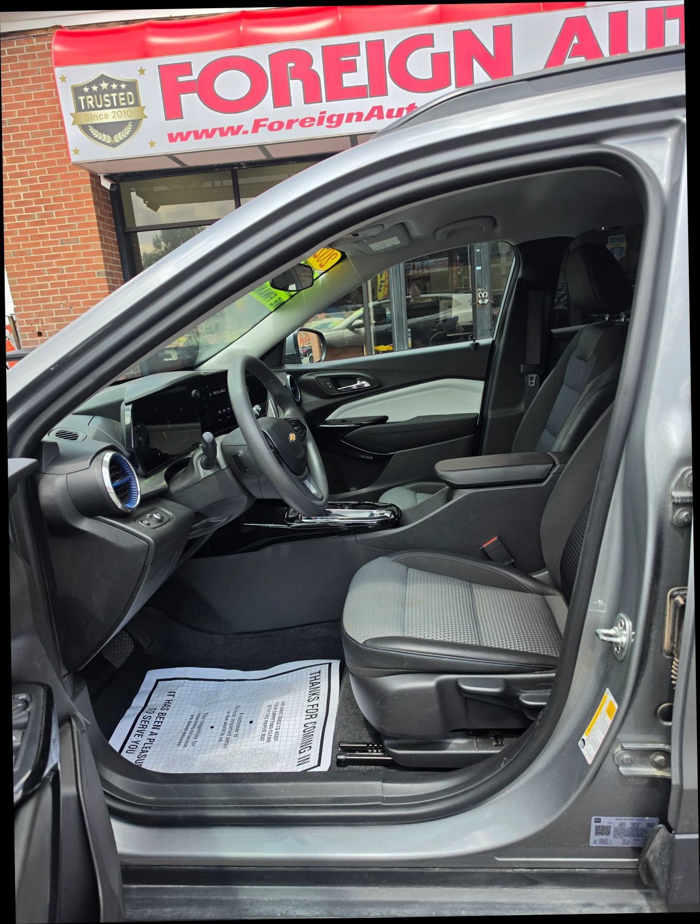 Used 2025 Chevrolet Trax LT FWD image 16