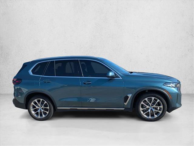 Used 2024 BMW X5 xDrive40i w/ Parking Assistance Package image 4