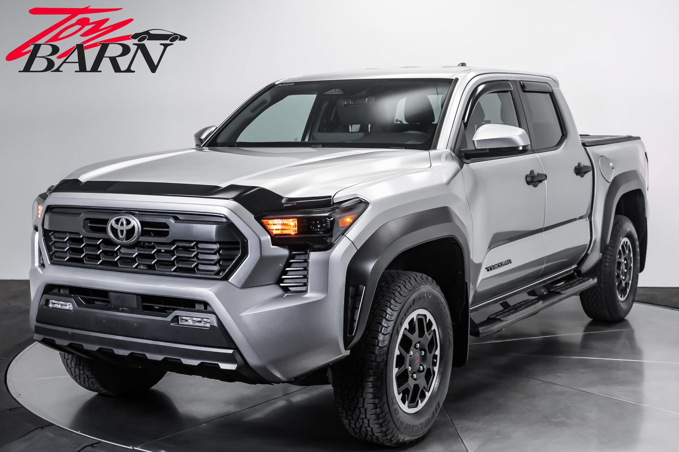 Used 2025 Toyota Tacoma TRD Off-Road AWD/4WD image 1