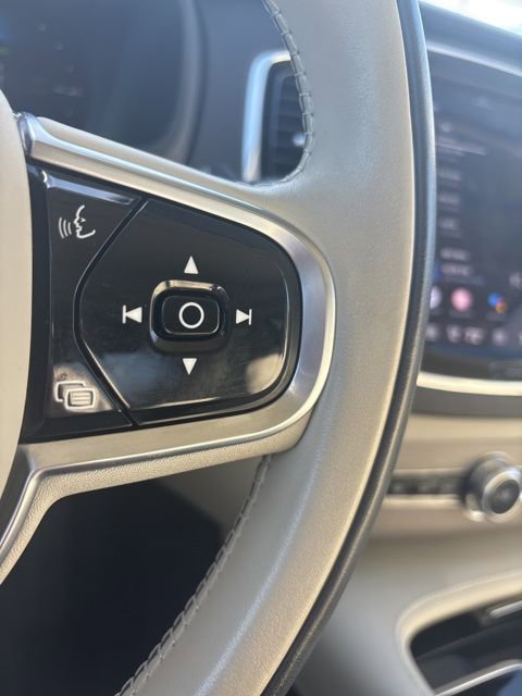 Used 2023 Volvo XC90 T8 Ultimate w/ Lounge Package image 14