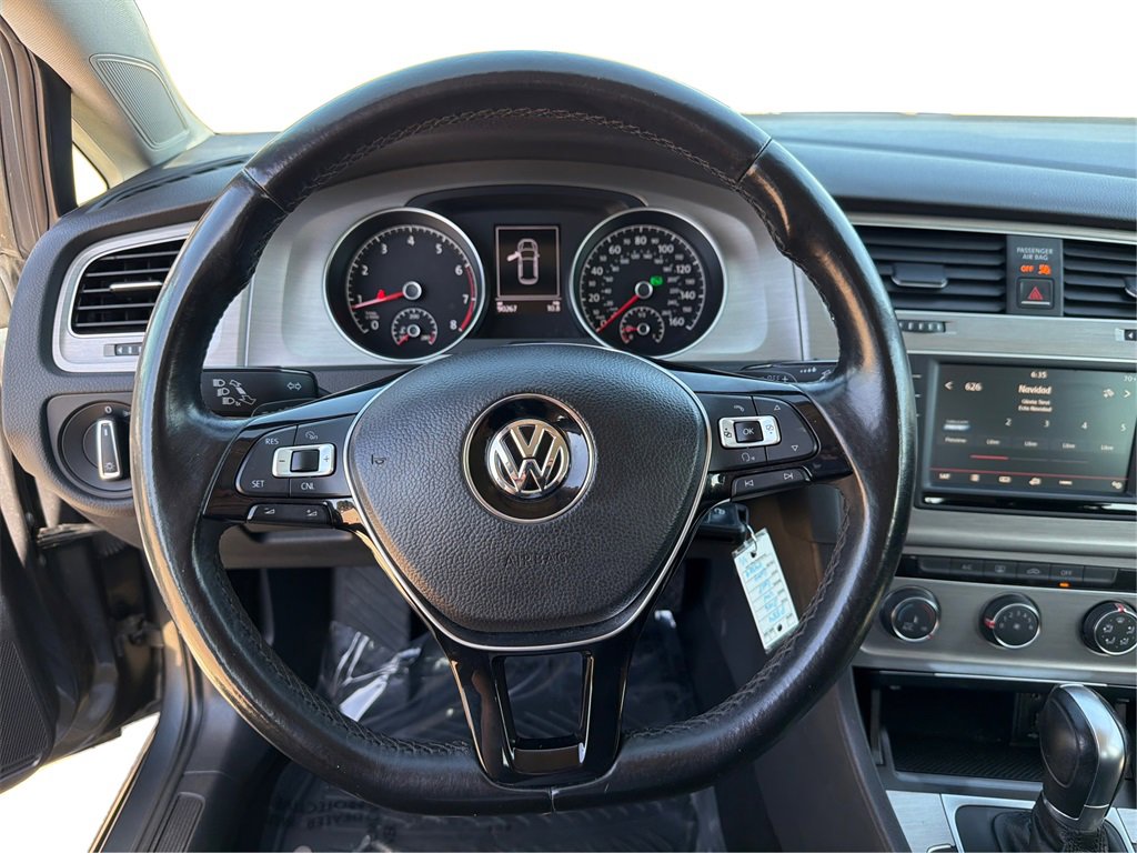Used 2016 Volkswagen Golf S image 17