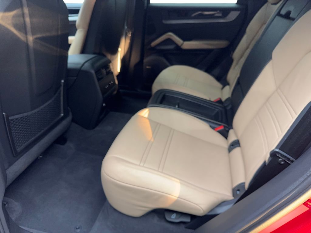 Used 2026 Porsche Cayenne Coupe image 33