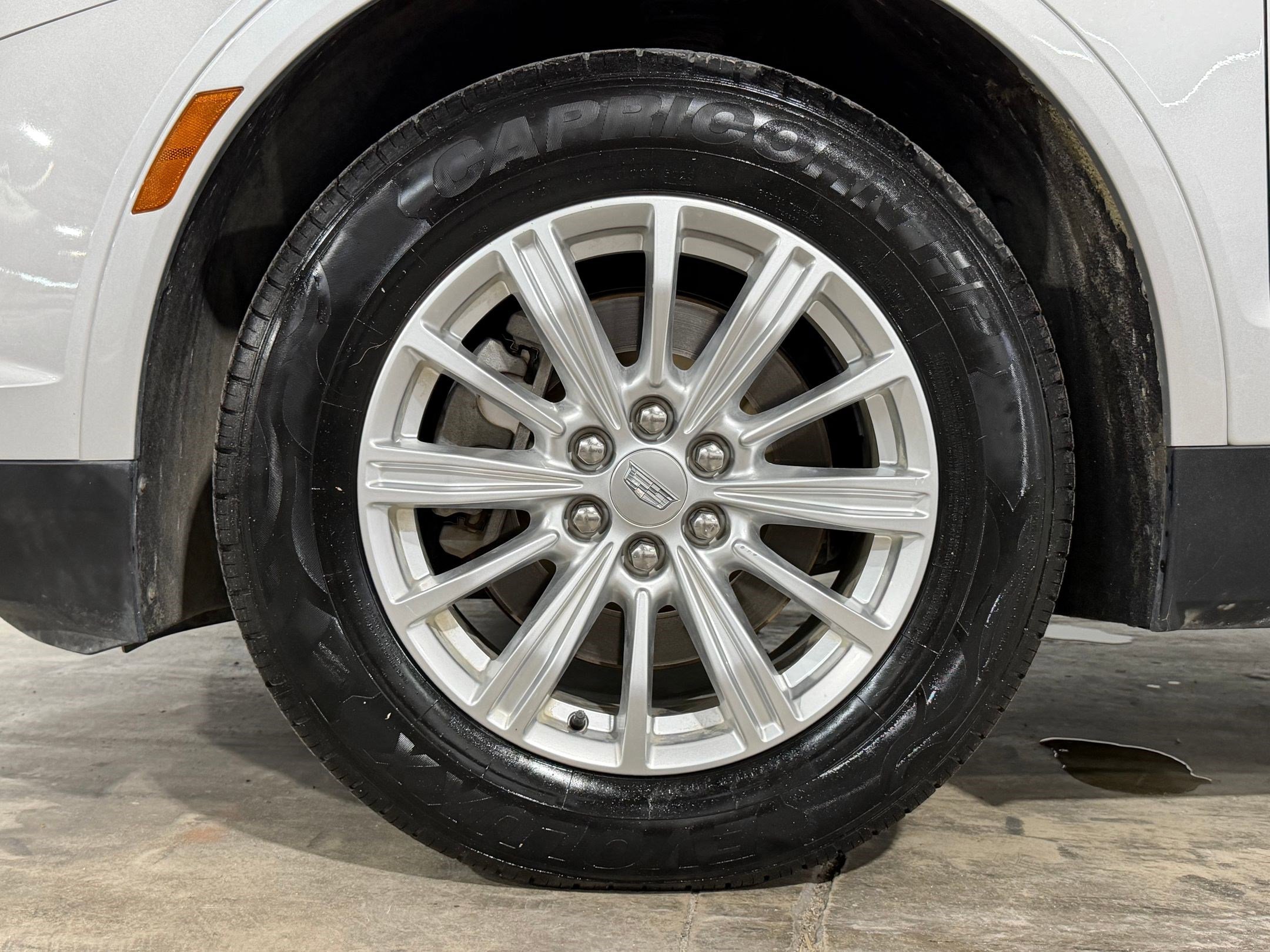 Used 2018 Cadillac XT5 FWD image 11