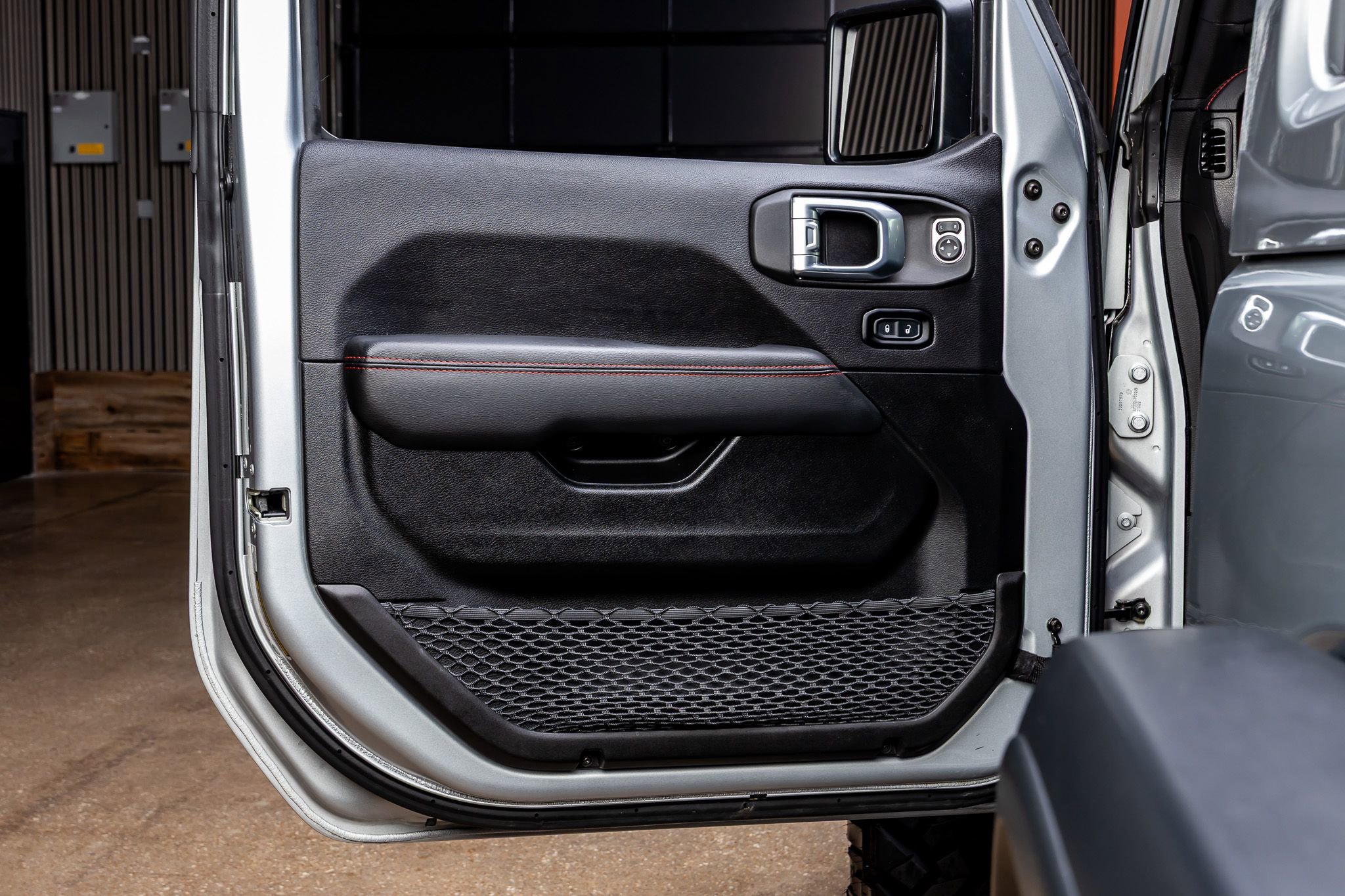 Used 2022 Jeep Wrangler Rubicon AWD/4WD image 32