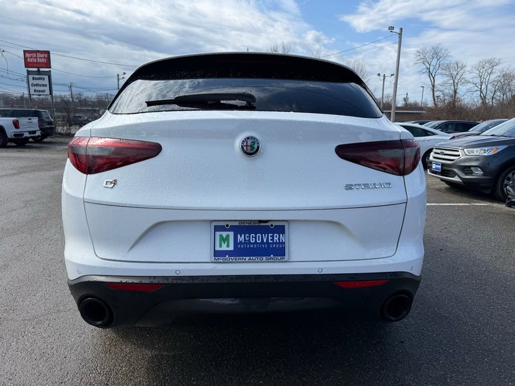 Used 2022 Alfa Romeo Stelvio Sprint image 5