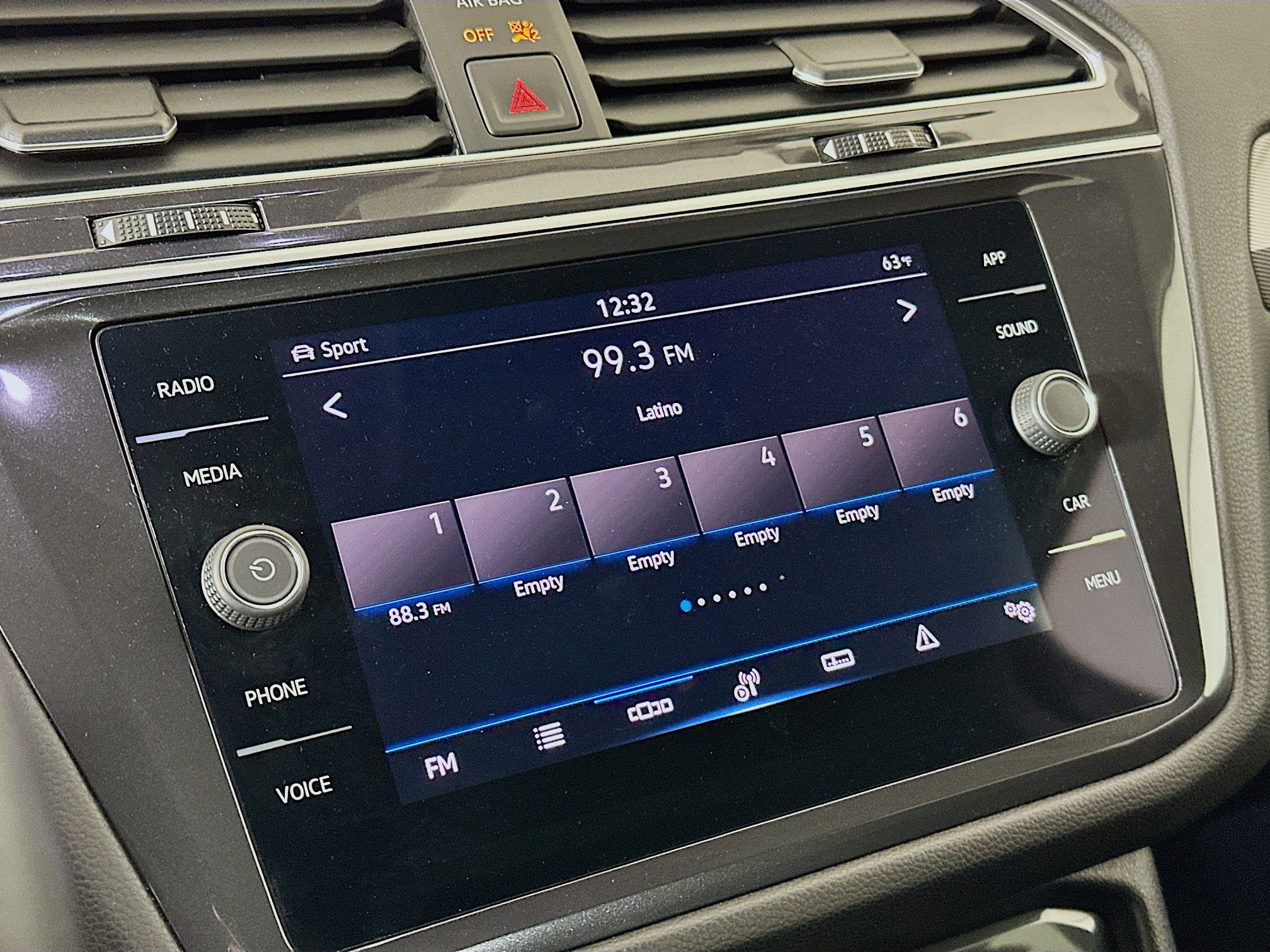 Used 2024 Volkswagen Tiguan SE image 21