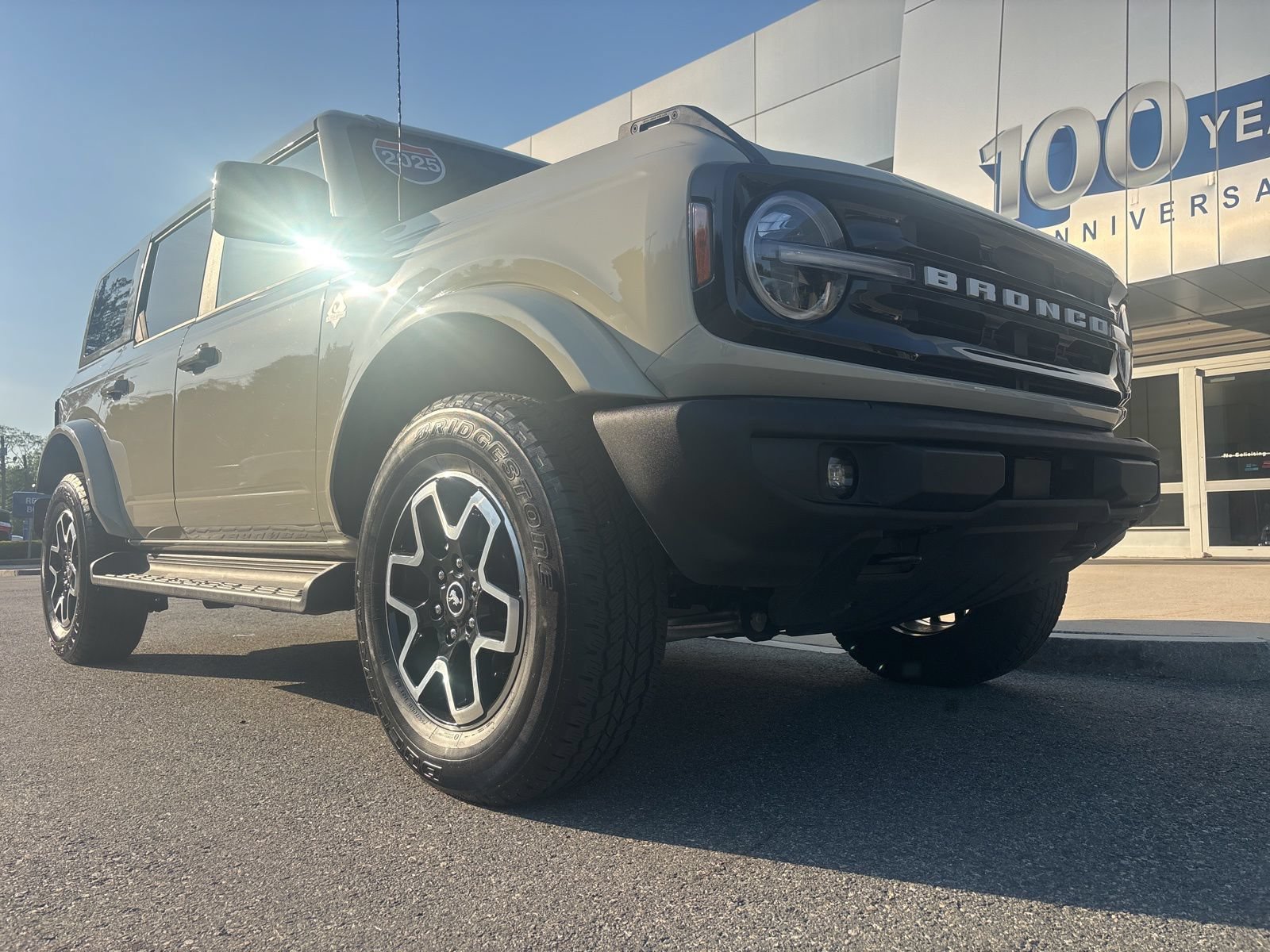 Used 2025 Ford Bronco Outer Banks AWD/4WD image 10