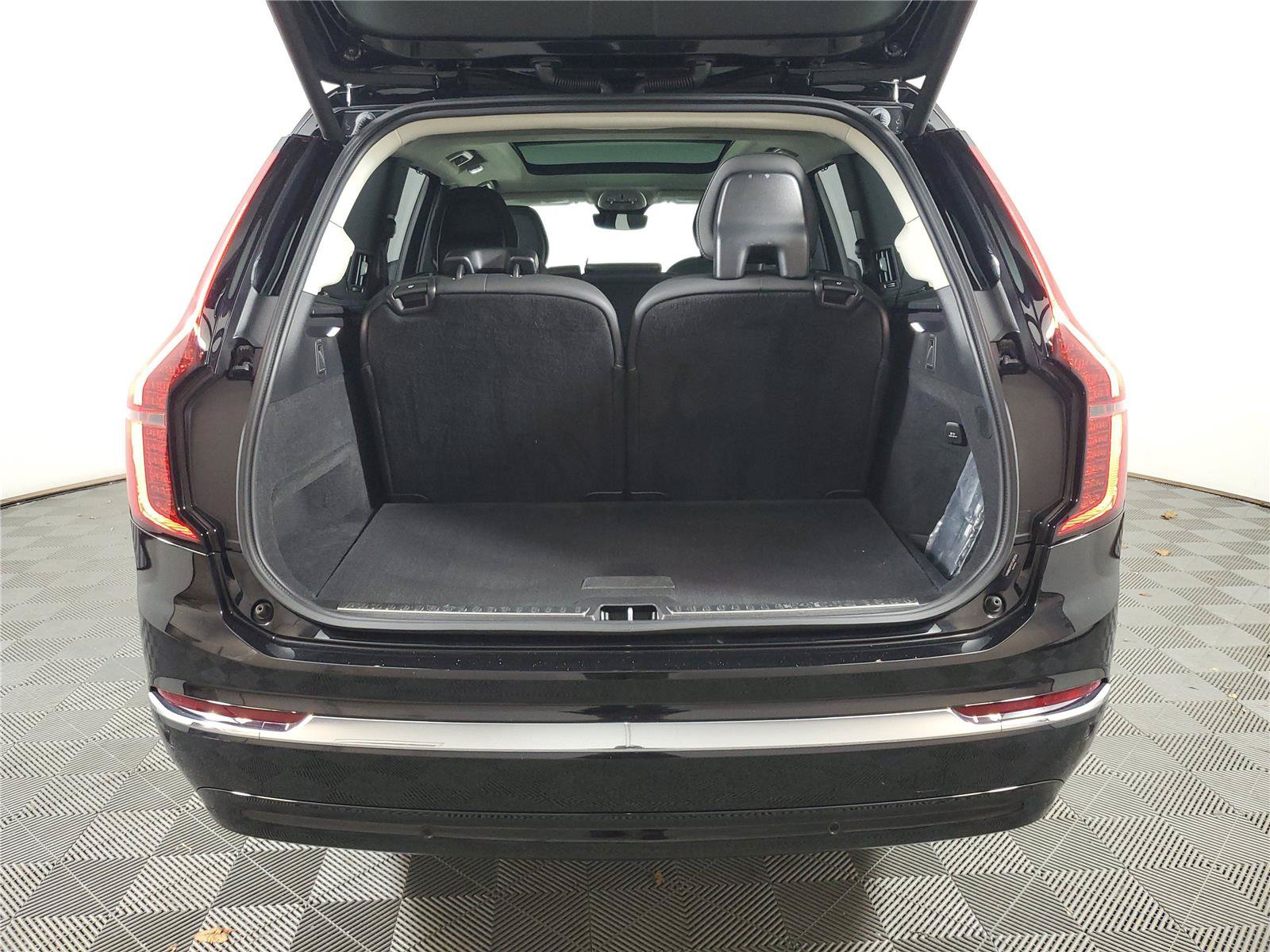 Certified 2026 Volvo XC90 B6 Ultra AWD/4WD image 6