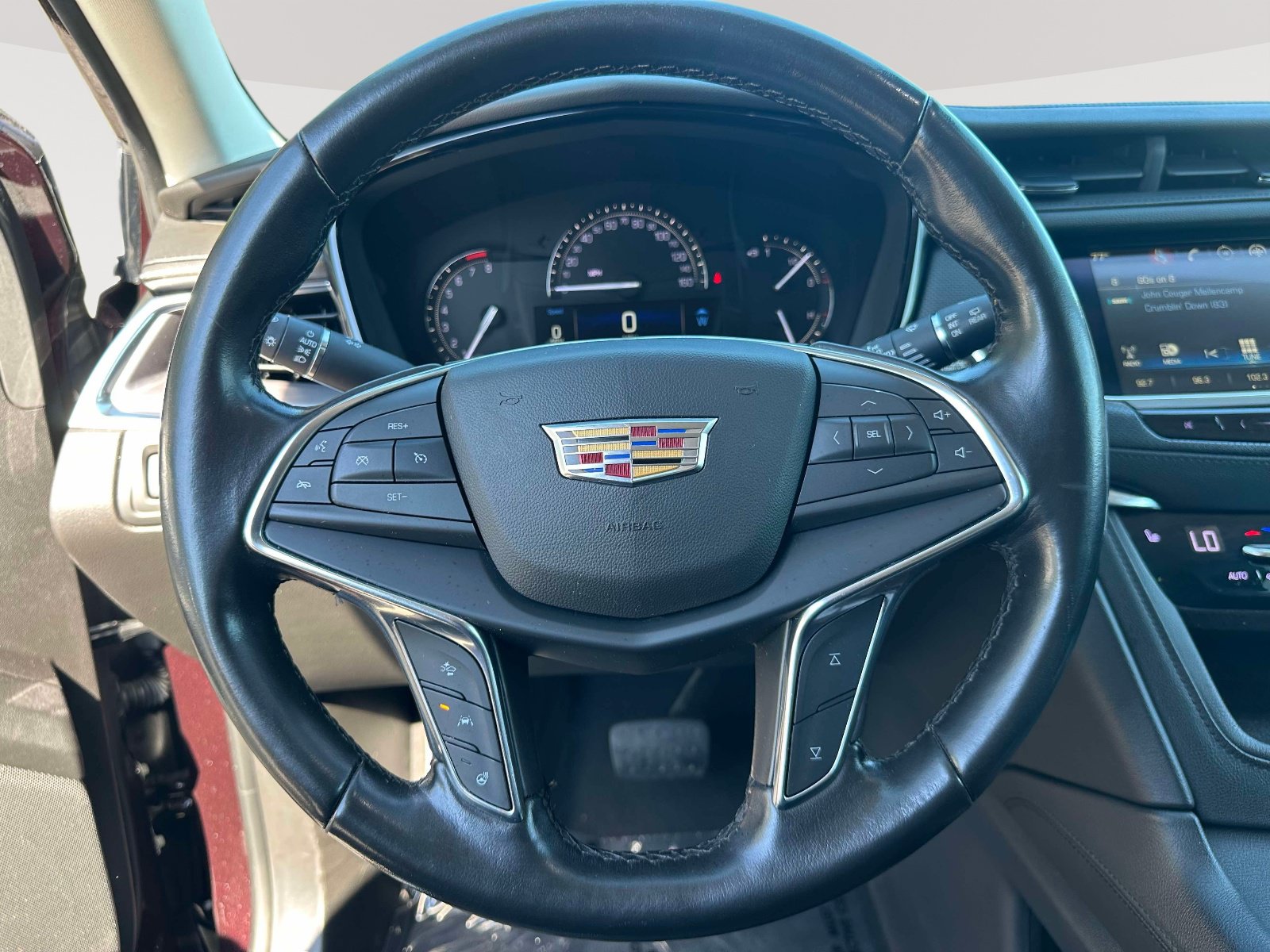 Used 2018 Cadillac XT5 Luxury w/ Driver Awareness Package AWD/4WD image 14