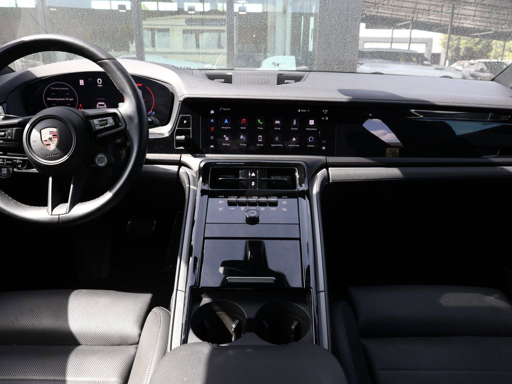 Used 2025 Porsche Panamera 4 image 27